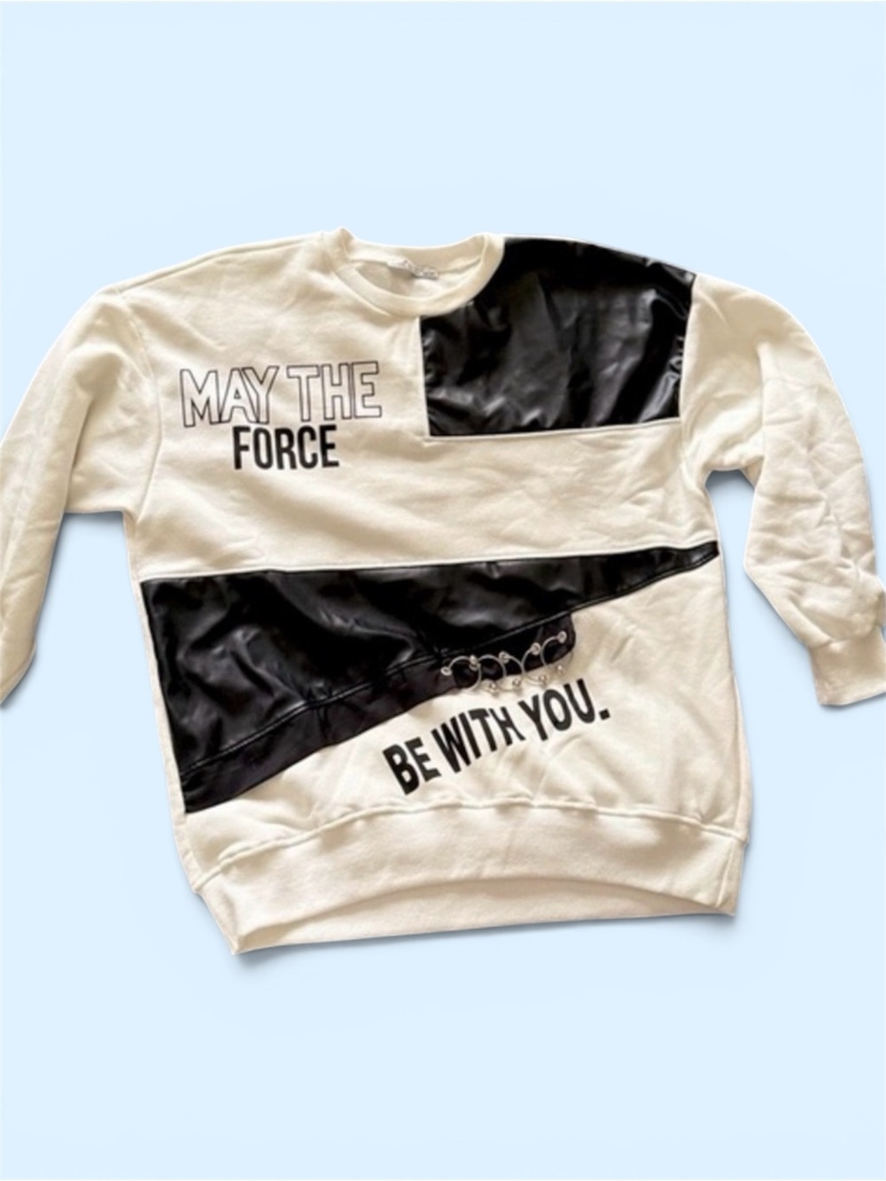 Black and White Graphic Sweatshirt
Size L